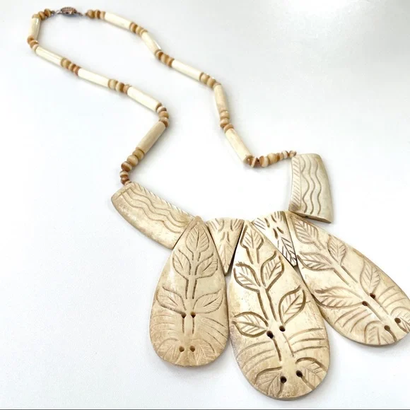 Vintage 1970s Artisan Etched Bone Statement Necklace - Picture 15 of 17